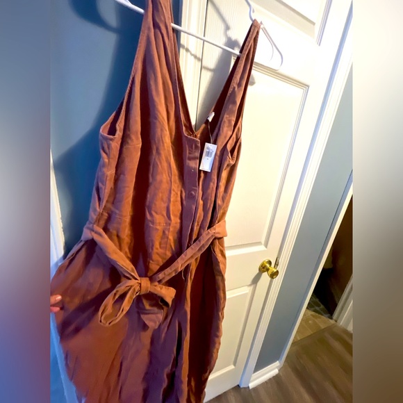 NWT Old Navy voop neck button up wide leg sleeveless mauve jumpsuit - Picture 3 of 6